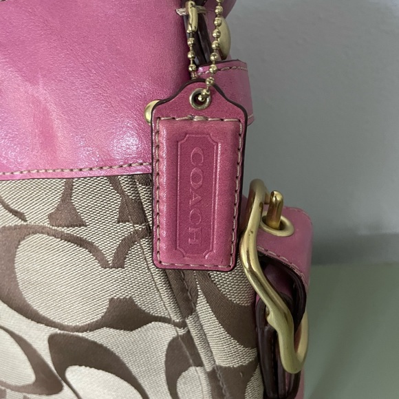 Vintage Coach Bag with Pink Accents - Picture 4 of 7